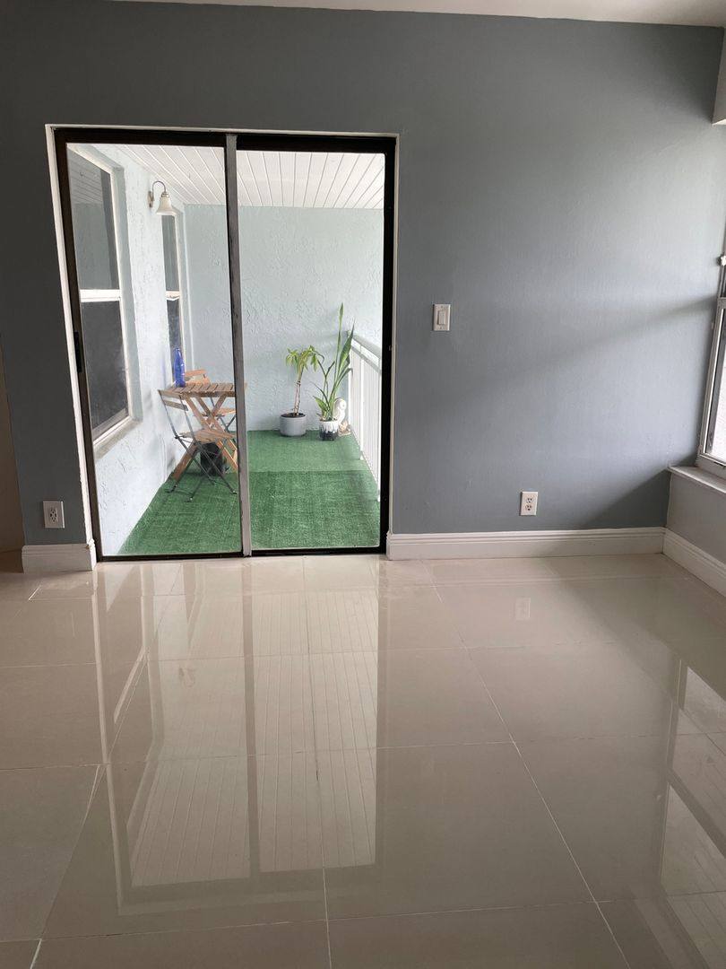 Condo for rent at 505 S Pine Island Rd, Fort Lauderdale, FL 33324