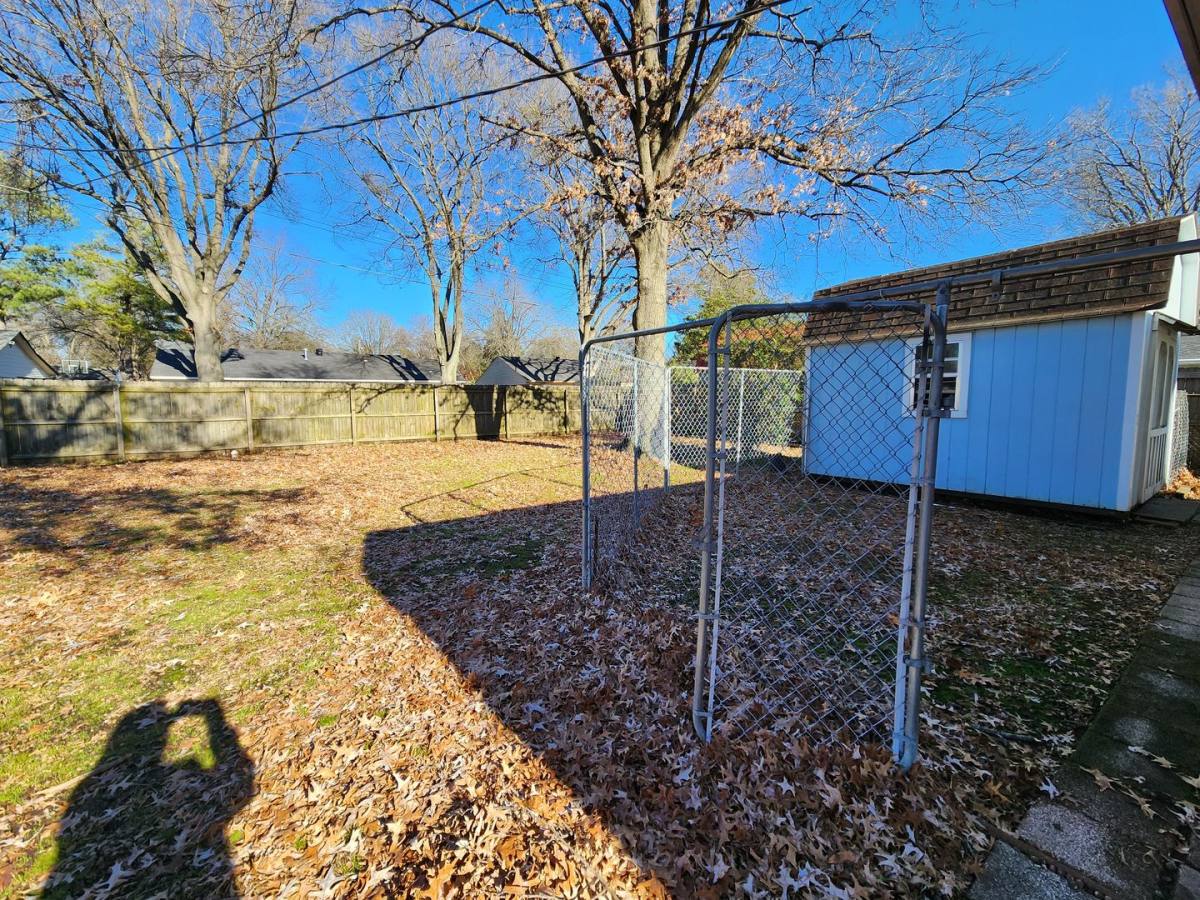 House for rent at 907 S Roselawn Dr, West Memphis, AR 72301