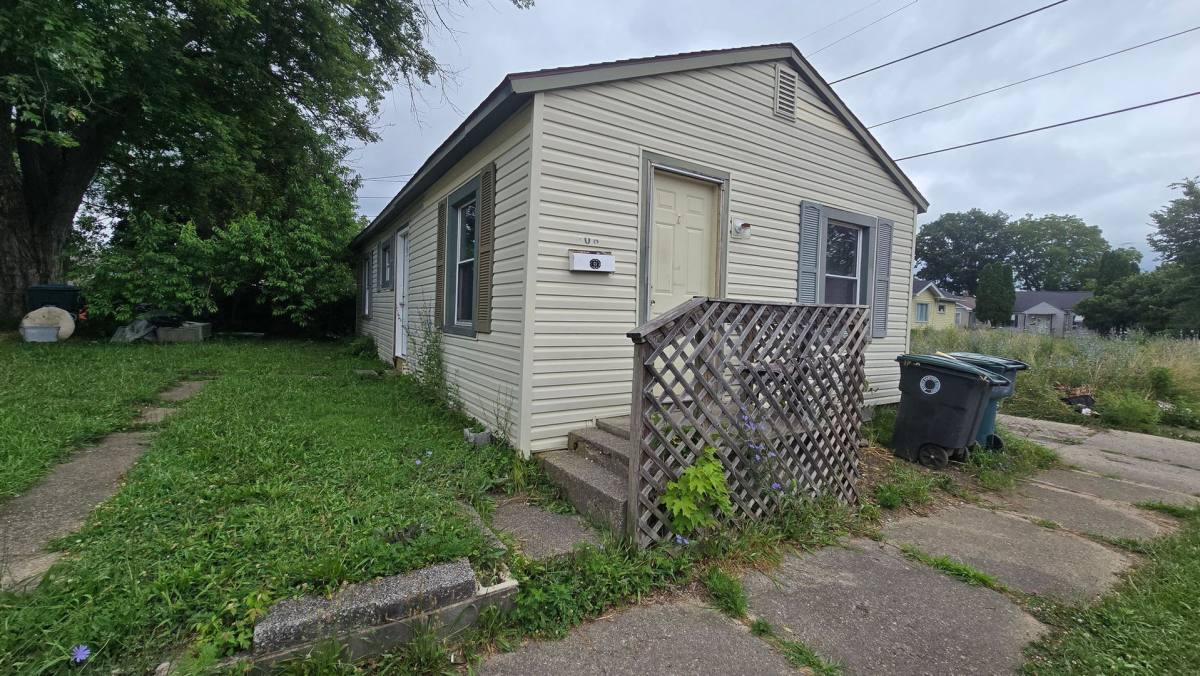 House for rent at 306 E 14th St, Muncie, IN 47302