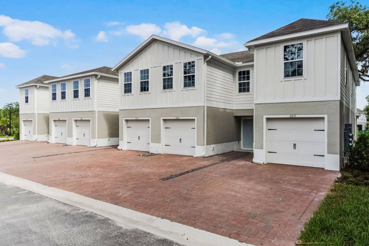 Townhouse for rent at 2408 Mercury Way, Daytona Beach, FL 32119