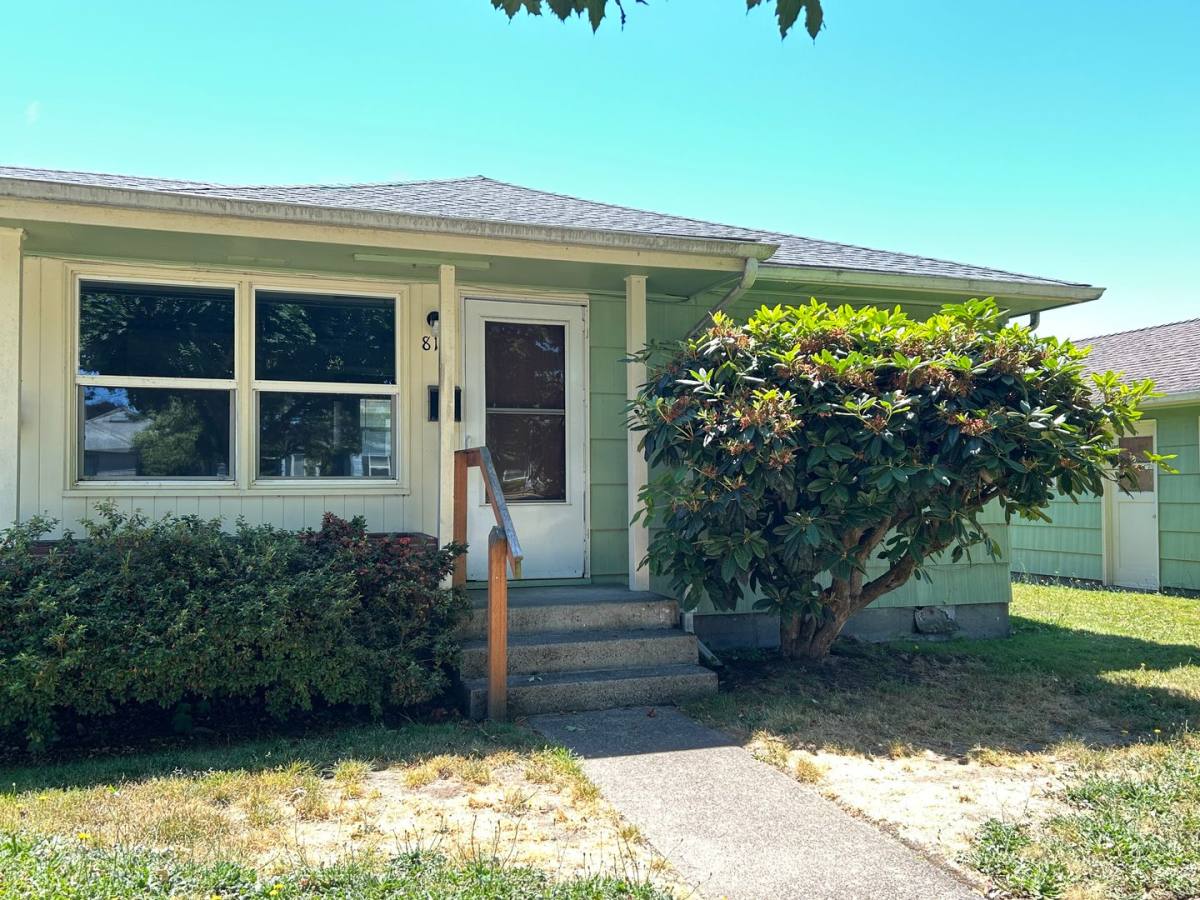 Apartment for rent at 809-815 Broadway, Longview, WA 98632