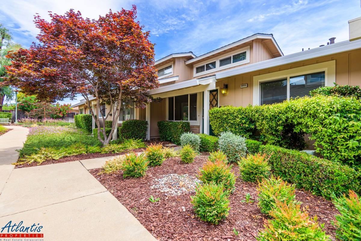 Townhouse for rent at 10155 Swan Oak Lane, Cupertino, CA 95014