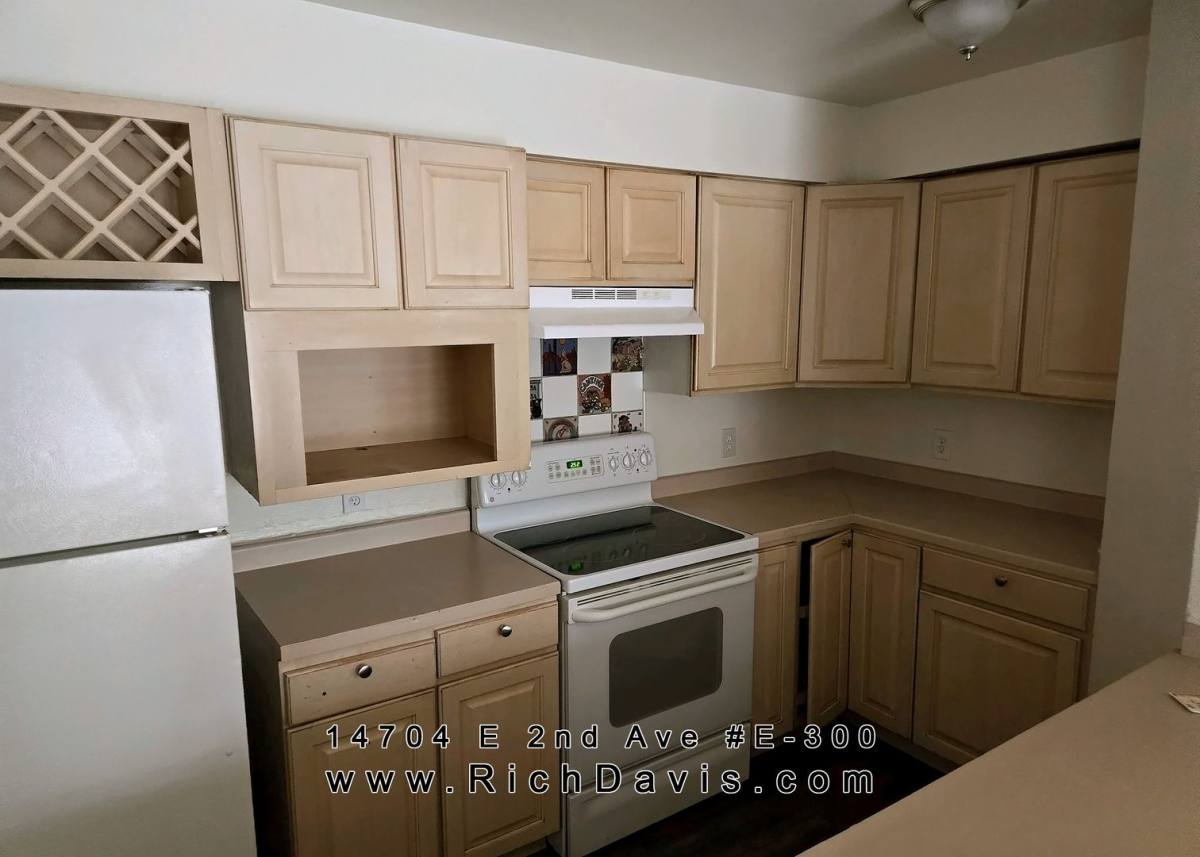 Townhouse for rent at 14704 E 2nd Ave, Aurora, CO 80011