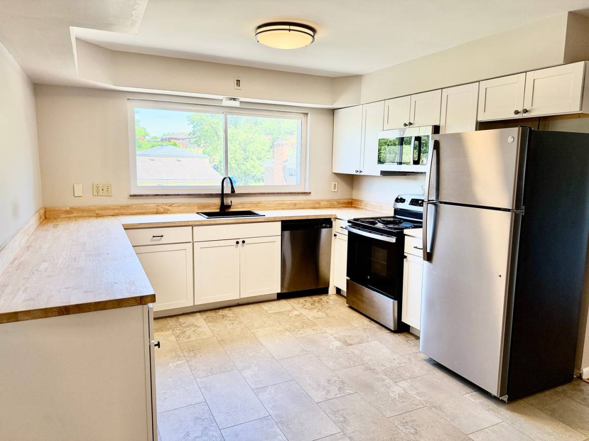 Apartment for rent at 2965 Westridge Ave, Cincinnati, OH 45238