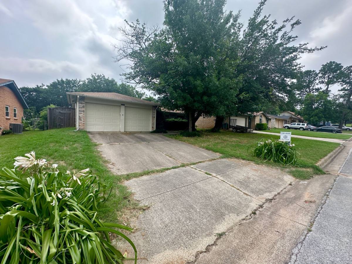 House for rent at 1502 Aransas Dr, Euless, TX 76039