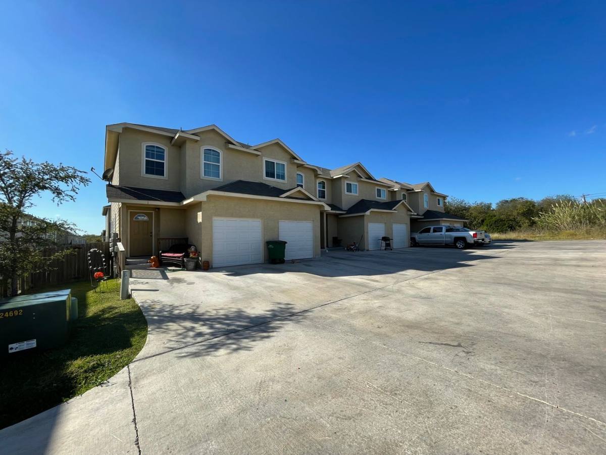 Townhouse for rent at 6411 Melanzane Ave, San Antonio, TX 78233