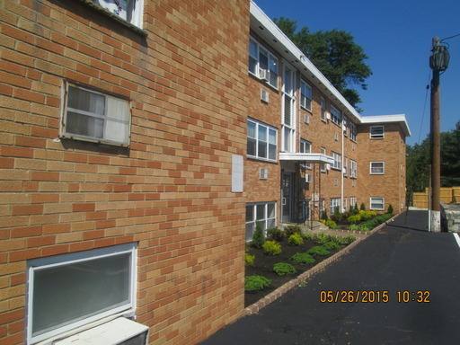 Apartment for rent at 5 W Oakland Ave, Oaklyn, NJ 08107