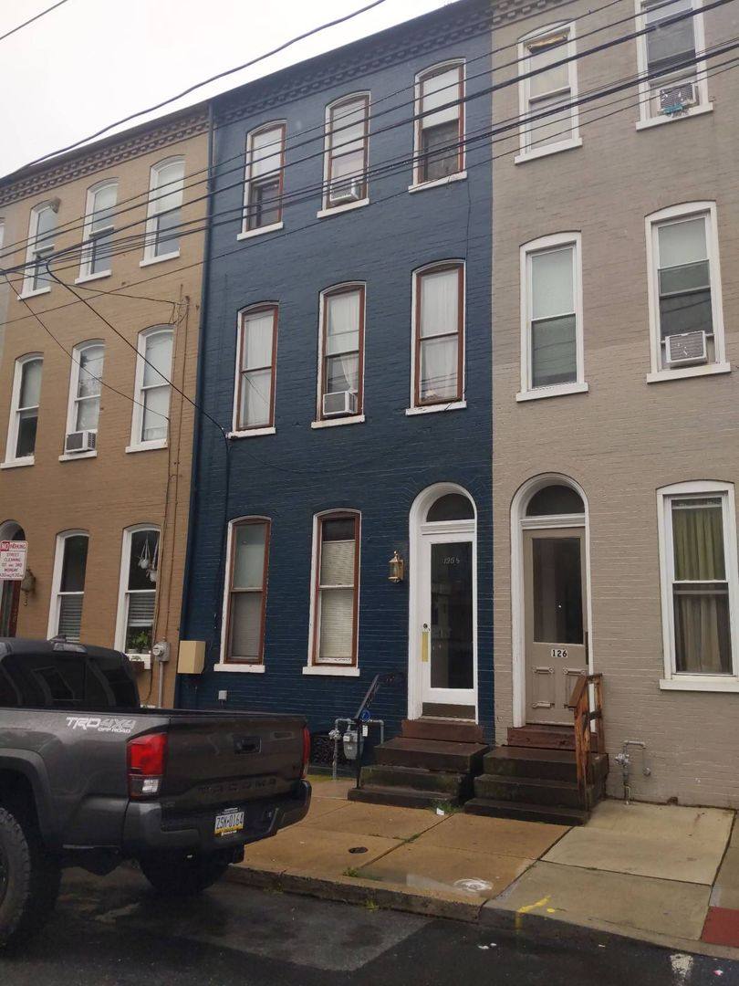 Apartment for rent at 126 1 2 E Lemon St, Lancaster, PA 17602