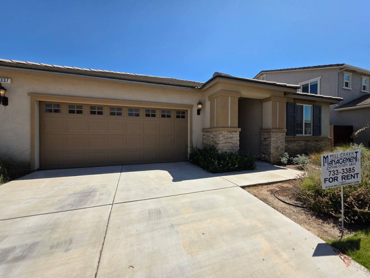 House for rent at 4337 W Robin Ave, Visalia, CA 93291
