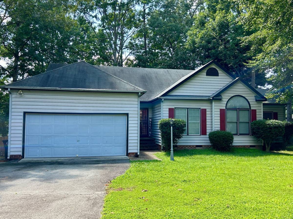 House for rent at 1520 Crawford Wood Dr, Midlothian, VA 23114
