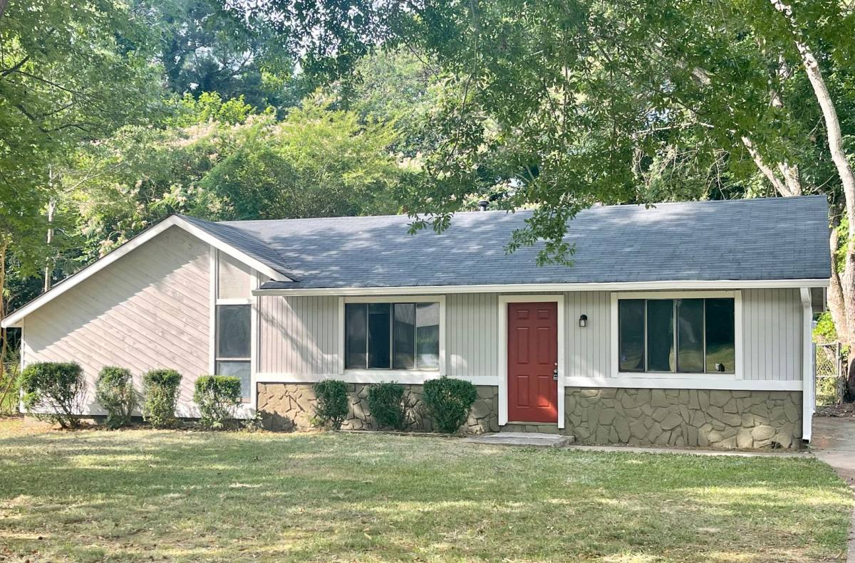 House for rent at 8759 Embrey Dr, Jonesboro, GA 30236