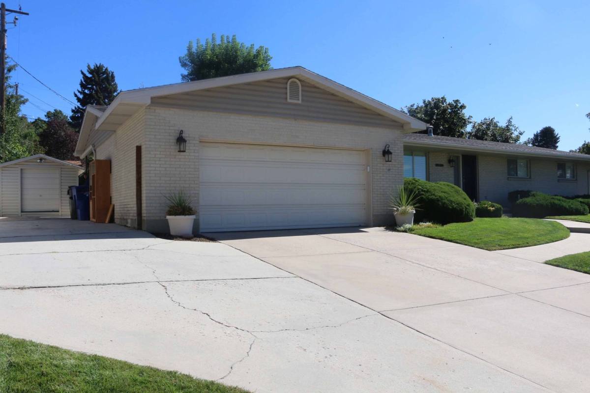 Apartment for rent at 8457 S Fayeway Dr, Sandy, UT 84094