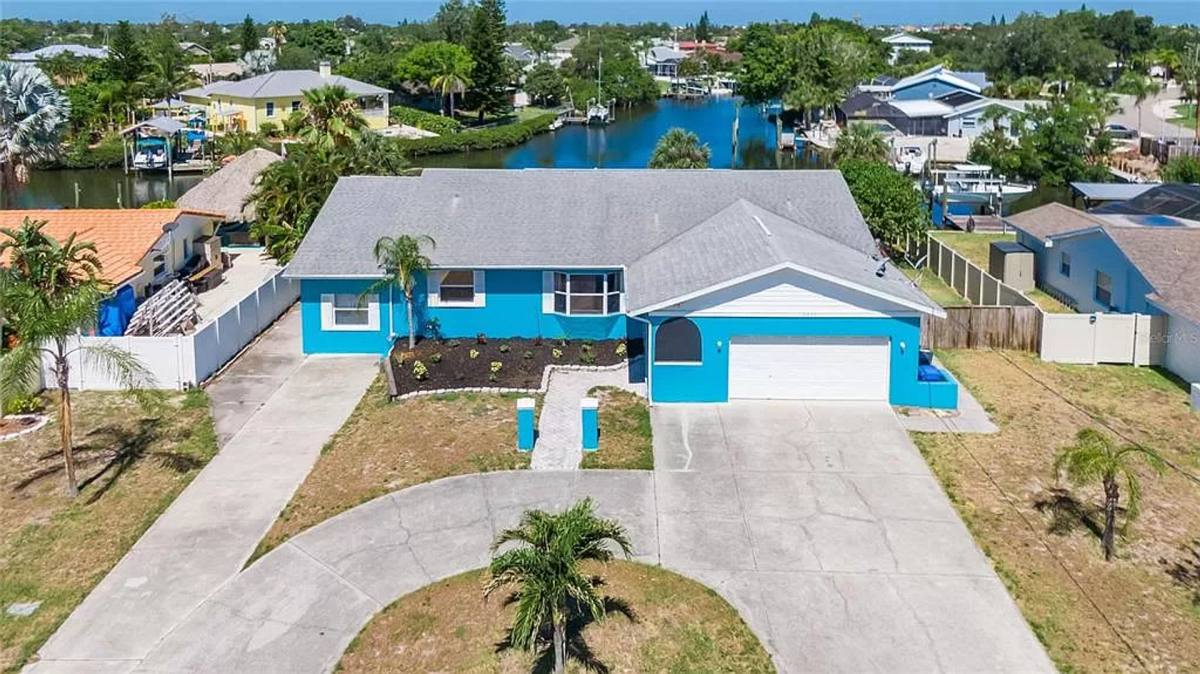 House for rent at 6220 Flamingo Dr, Apollo Beach, FL 33572