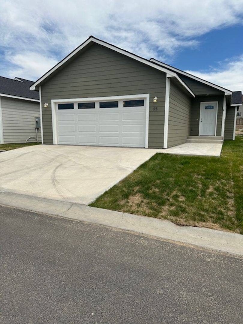 House for rent at 123 9th Ave, Moses Lake, WA 98837
