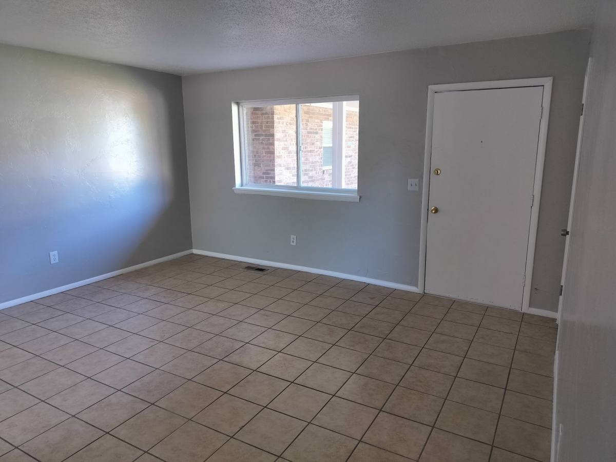 Apartment for rent at 301 N University Dr, Edmond, OK 73034