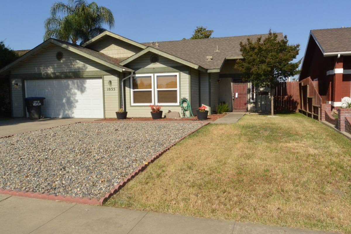 House for rent at 1035 S Regina, Visalia, CA 93292