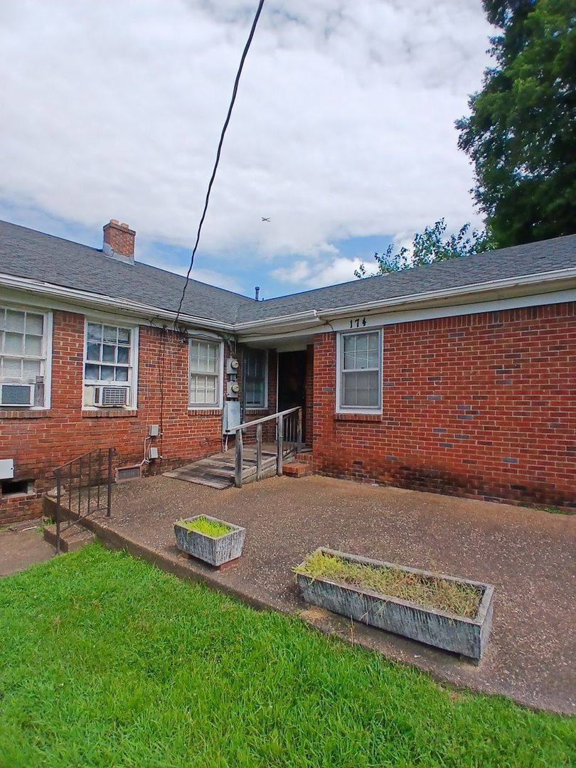 Apartment for rent at 174 Roberta Dr, Memphis, TN 38112
