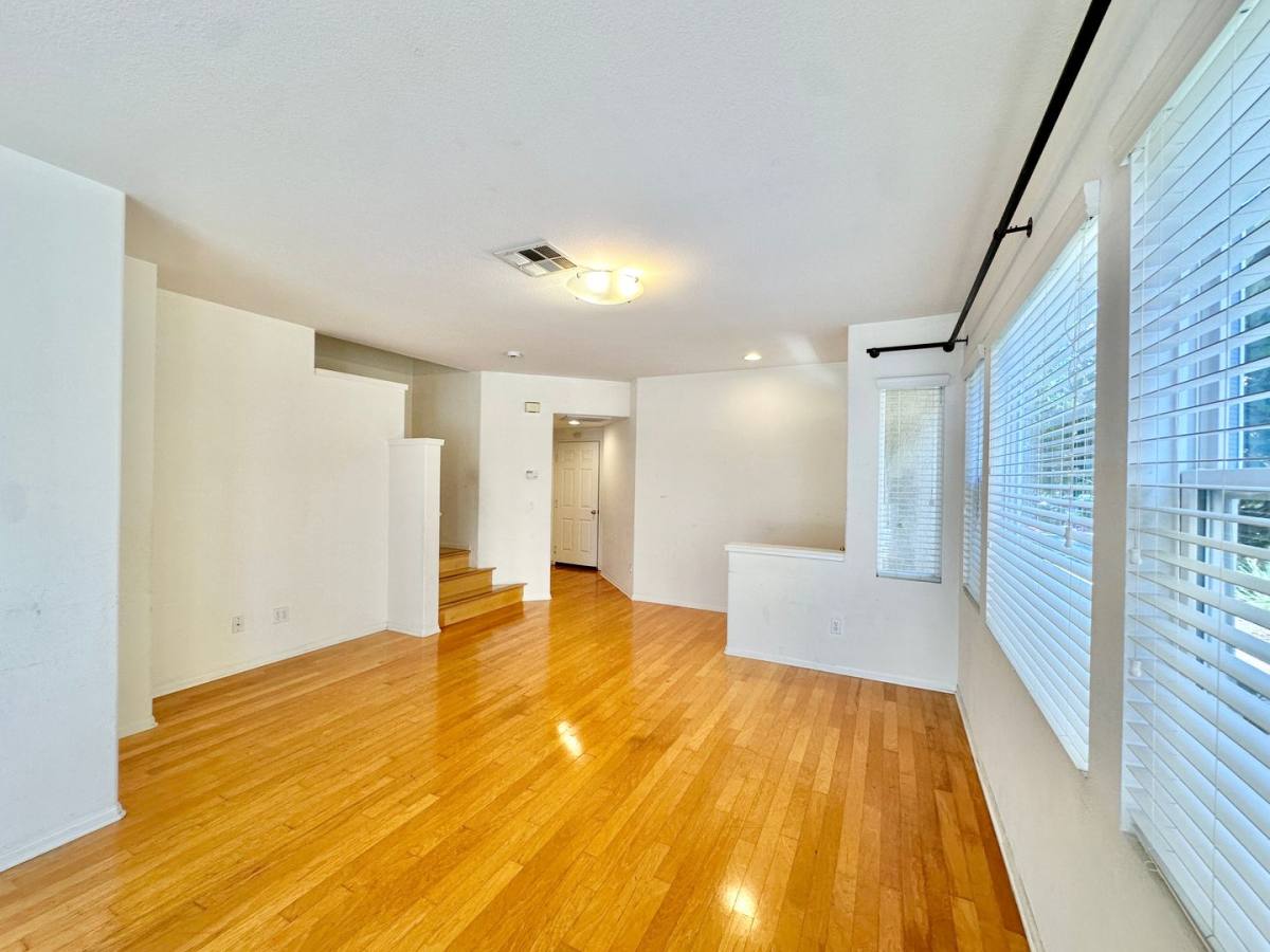 Townhouse for rent at 10422 Scripps Poway Parkway, San Diego, CA 92131