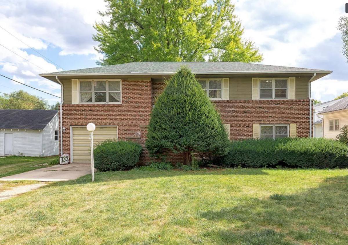 House for rent at 733 Martin Rd, Waterloo, IA 50701