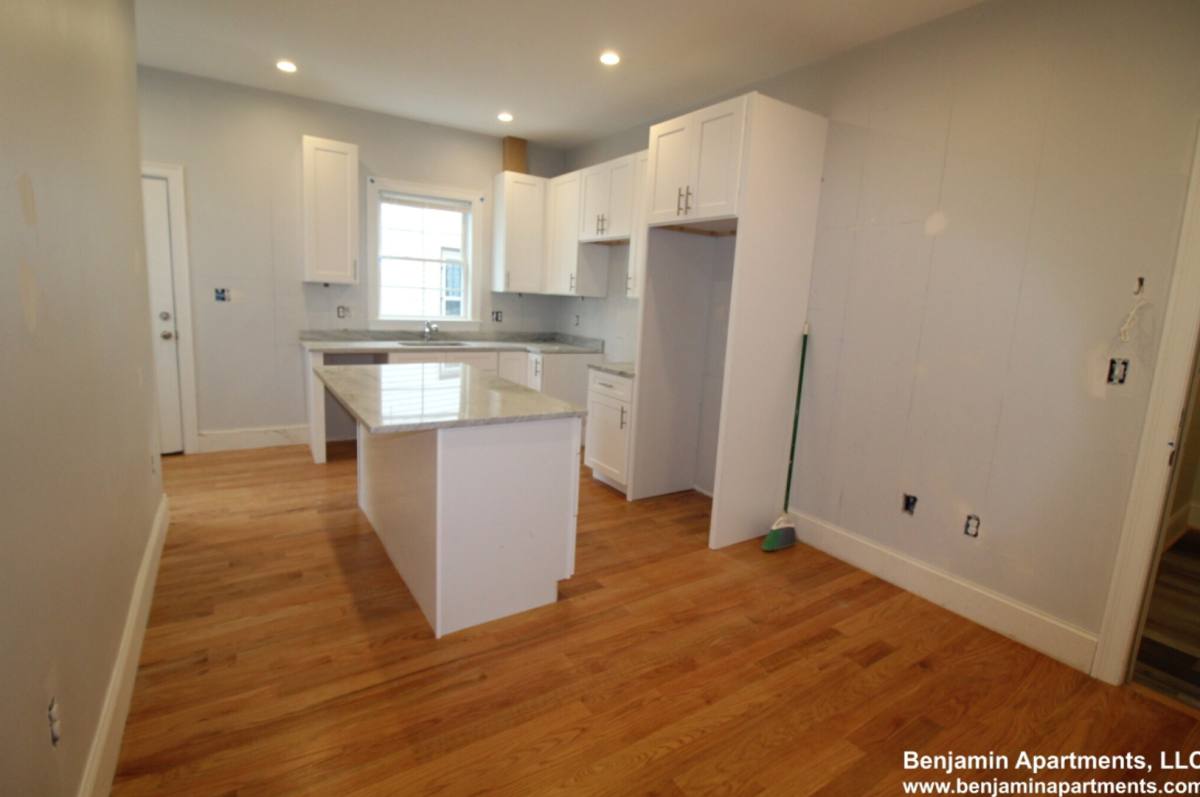 Apartment for rent at 59 Brighton Ave, Allston, MA 02134
