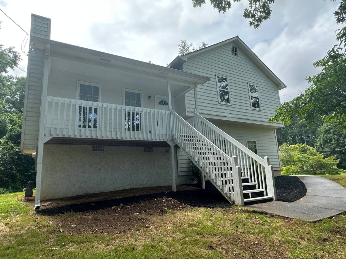 House for rent at 186 Grapevine Dr, Douglasville, GA 30134