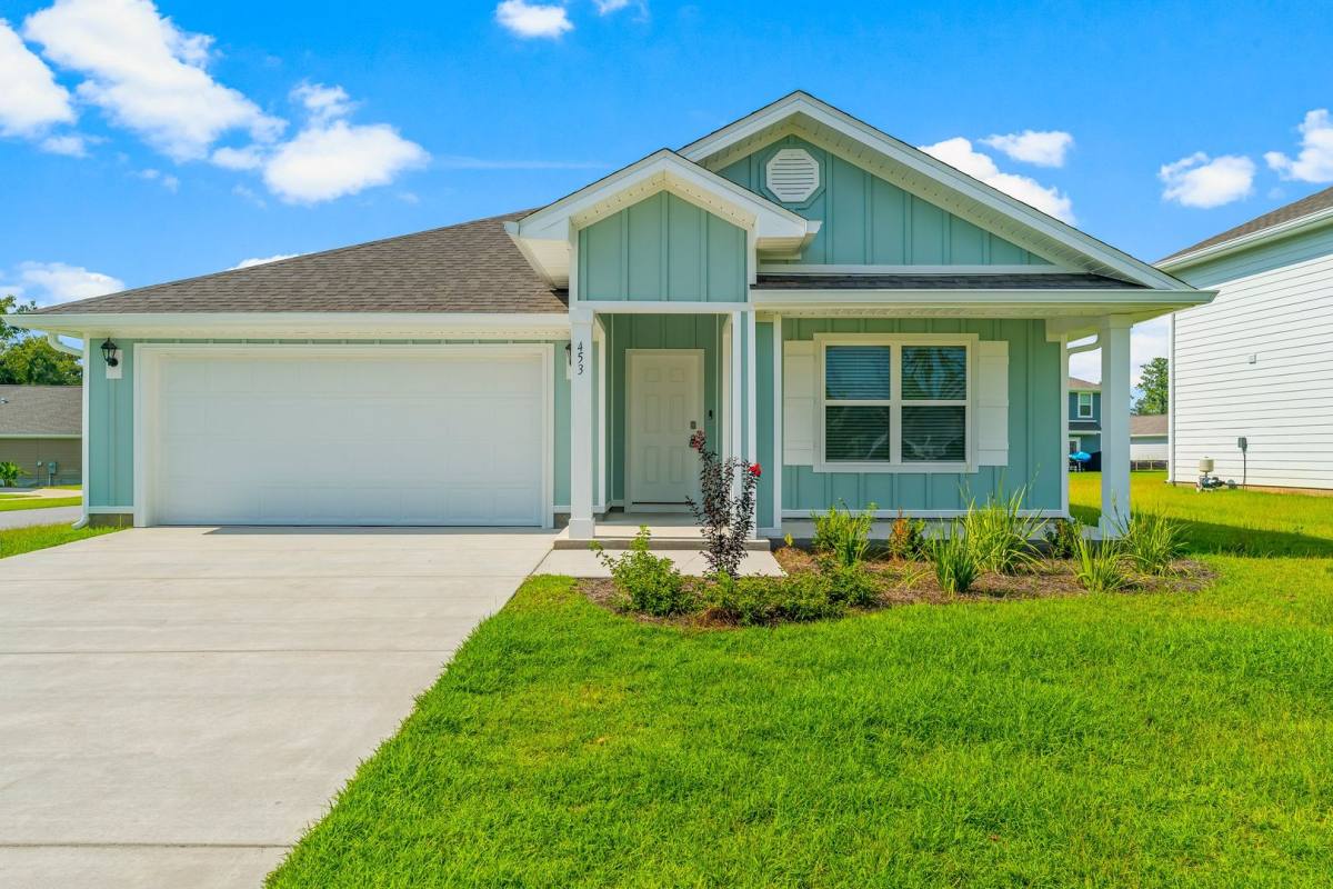 House for rent at 453 Riverwalk Circle, Freeport, FL 32439