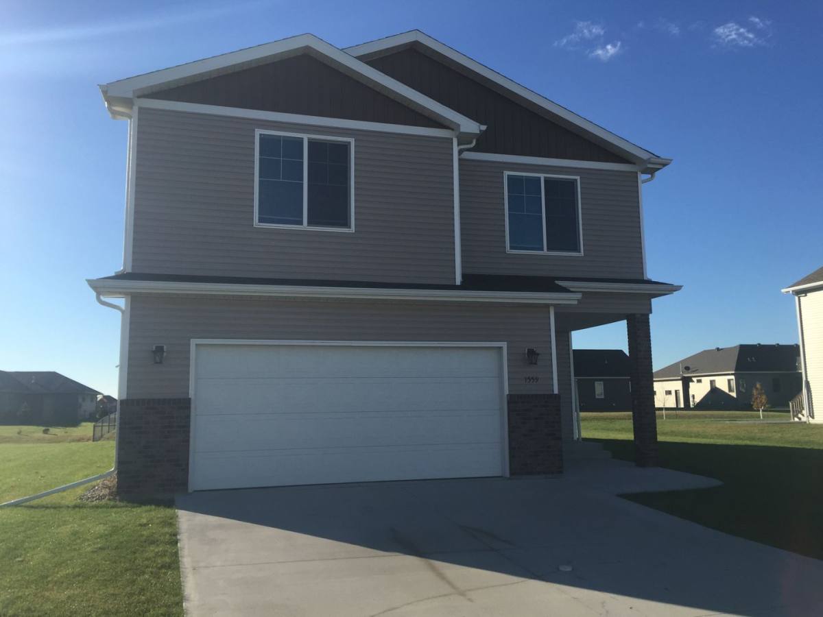 House for rent at 1559 35th Ave S, Moorhead, MN 56560