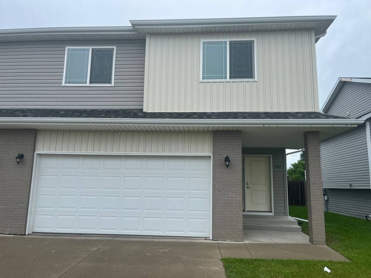 House for rent at 2534 31st Ave S, Moorhead, MN 56560