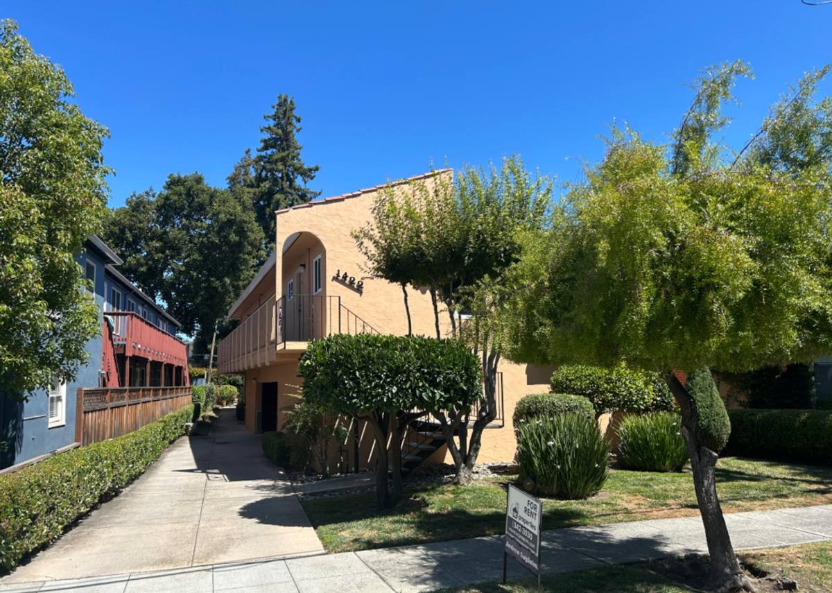 Apartment for rent at 1422 Floribunda Ave, Burlingame, CA 94010