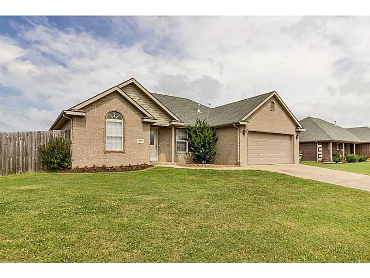 House for rent at 540 Tamarron Dr, Centerton, AR 72719