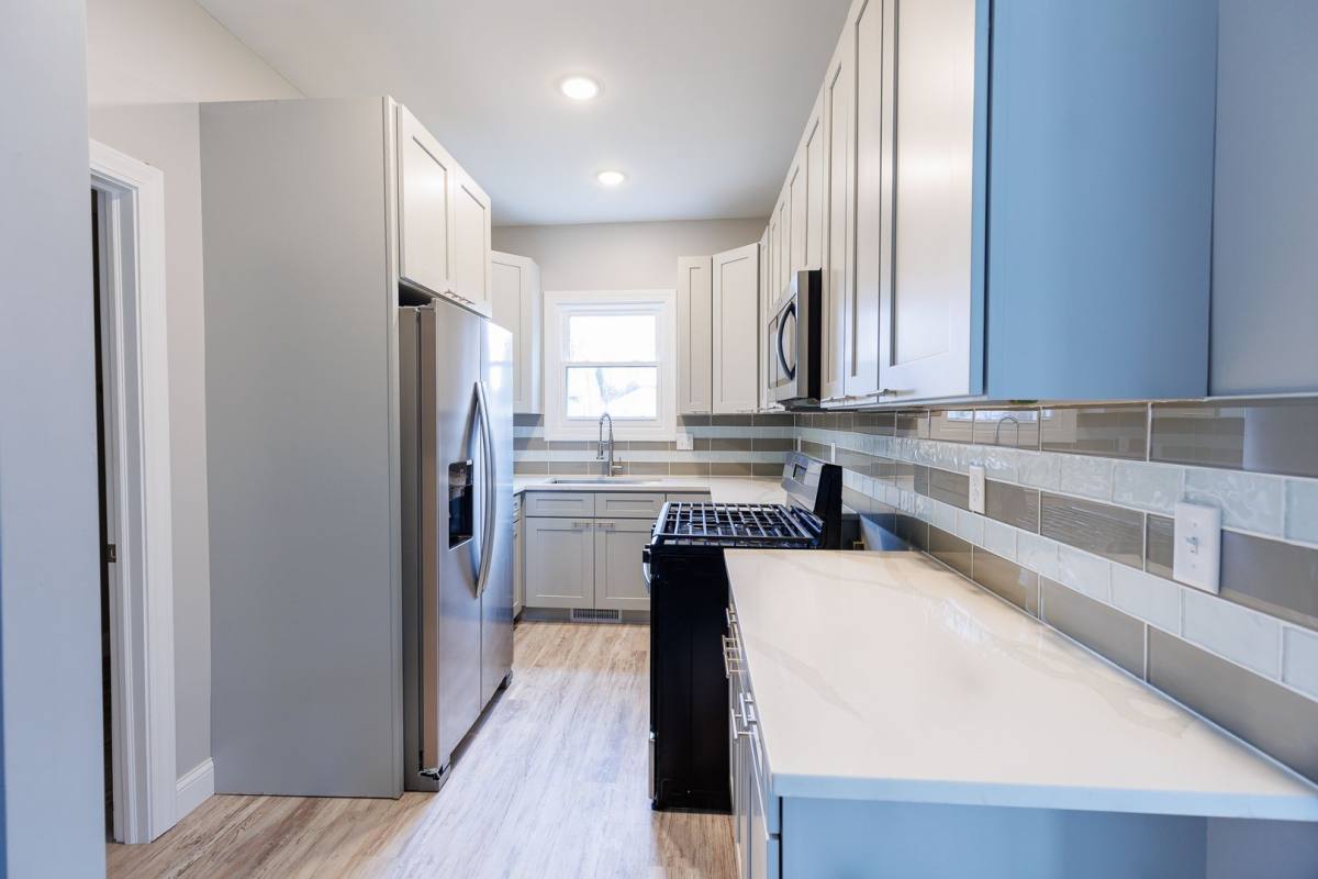 Apartment for rent at 805 E Olive St, Bloomington, IL 61701
