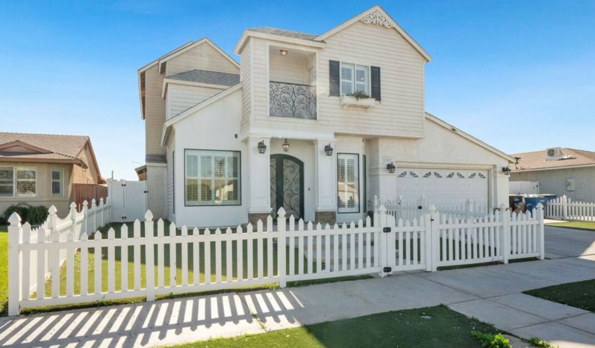 House for rent at 257 Driftwood Dr, El Centro, CA 92243