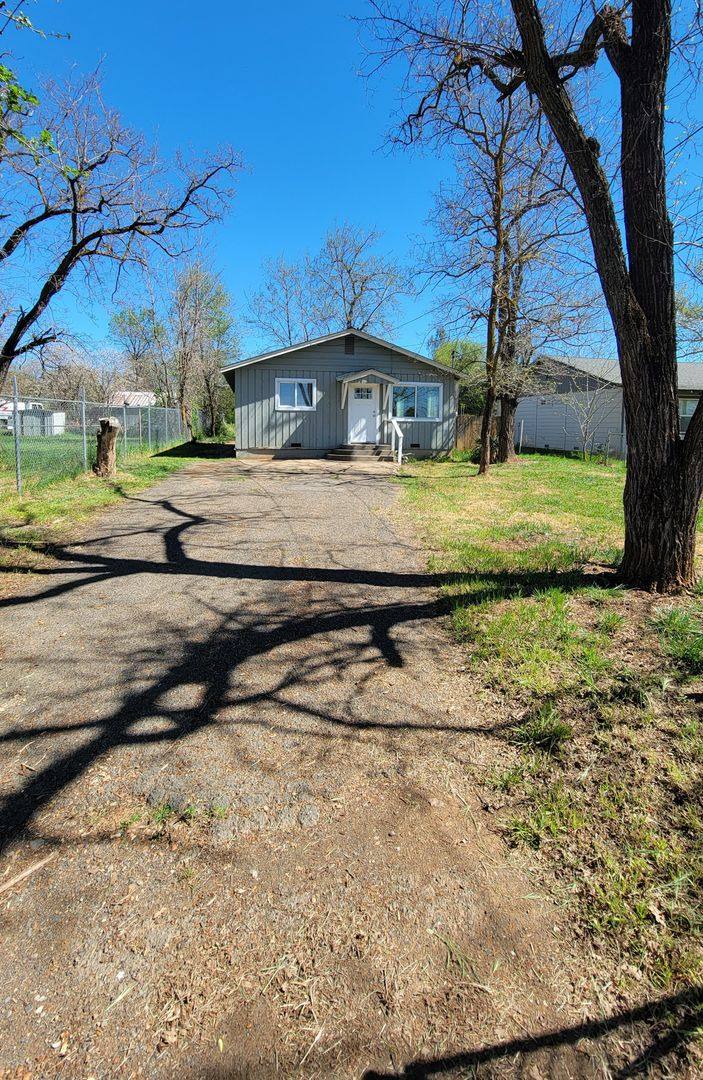 House for rent at 6941 Skyway St, Redding, CA 96002