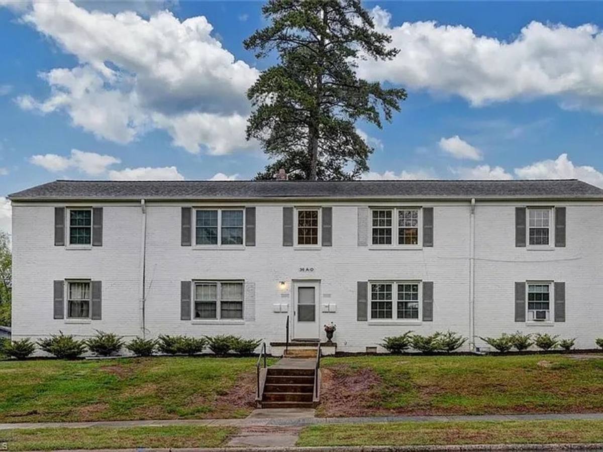 Condo for rent at 1700 W Front St, Burlington, NC 27215