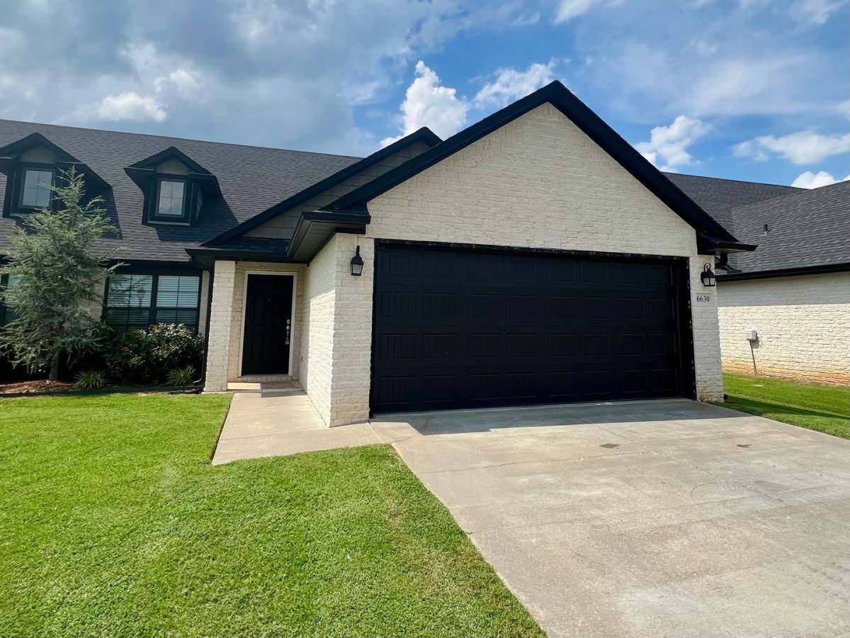 Townhouse for rent at 6630 Leightyn Lane, Fort Smith, AR 72916