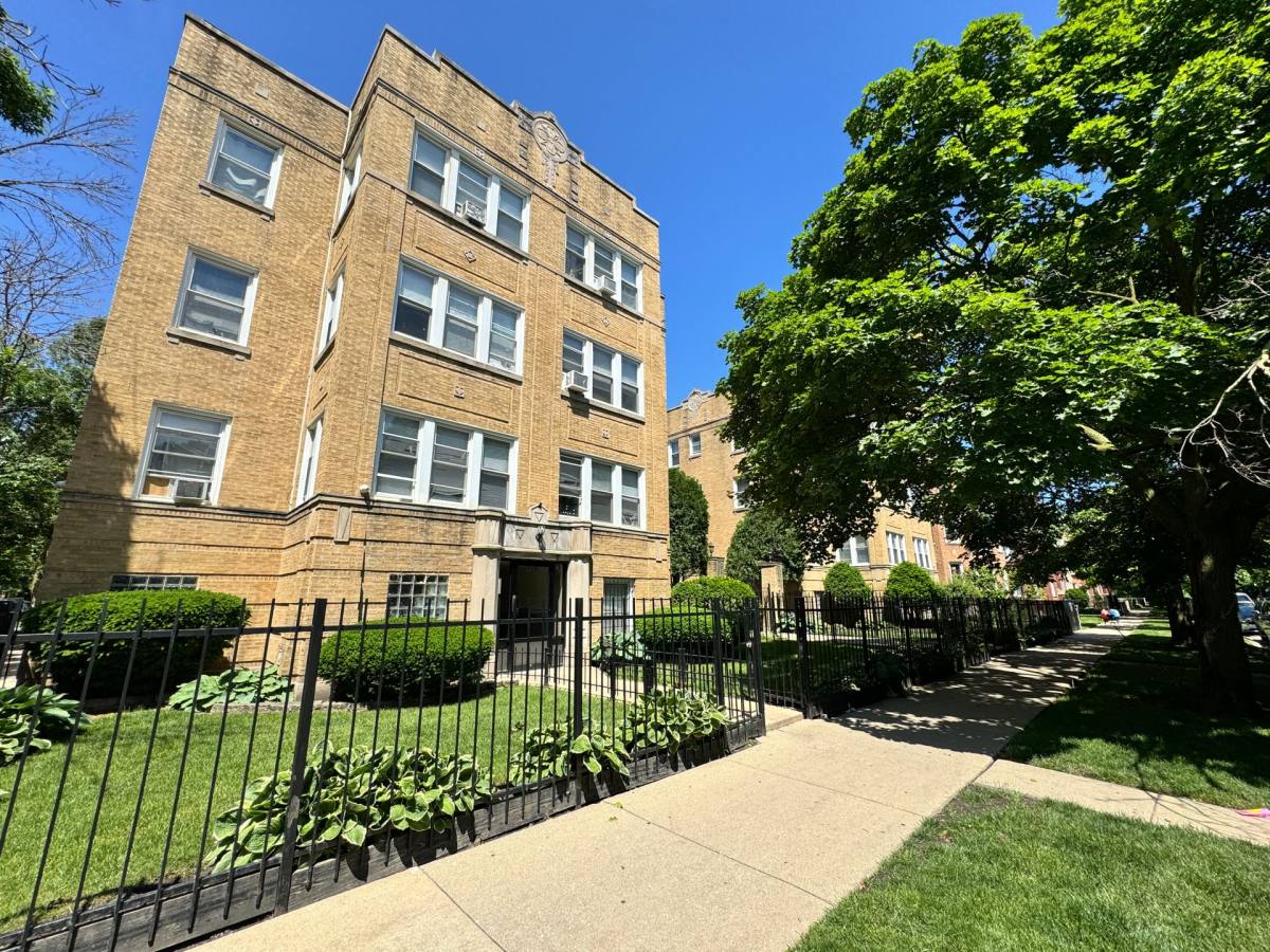 Apartment for rent at 4900-08 N St Louis Ave, Chicago, IL 60625