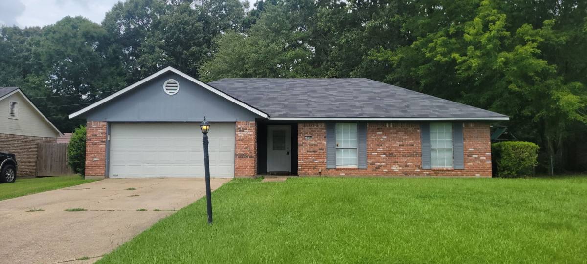 House for rent at 10116 Freedoms Way, Keithville, LA 71047
