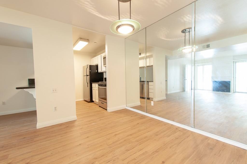 Apartment for rent at 10960 Ashton Ave, Los Angeles, CA 90024