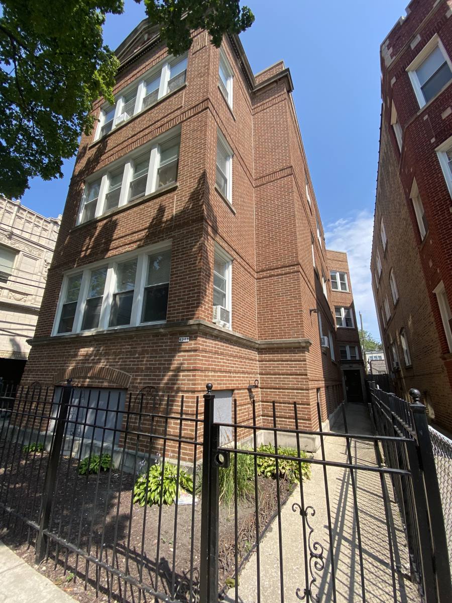 Apartment for rent at 6343 N Claremont Ave, Chicago, IL 60659
