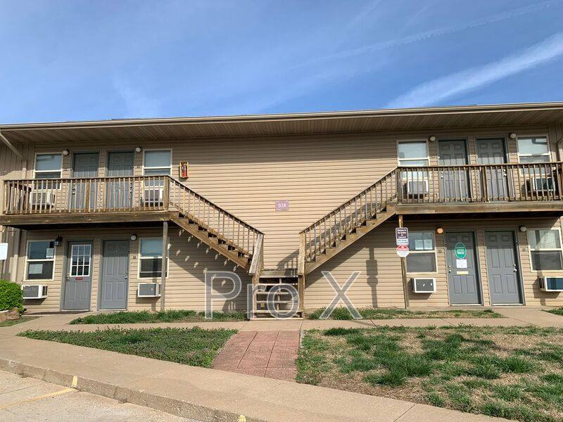Apartment for rent at 924 N Goetz Blvd #6, Joplin, MO 64801