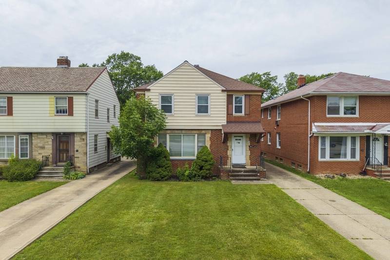 Apartment for rent at 2416 Warrensville Center Rd, Cleveland, OH 44118