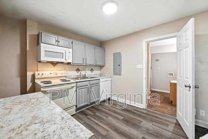 Townhouse for rent at 5 Decatur St, Portsmouth, VA 23702