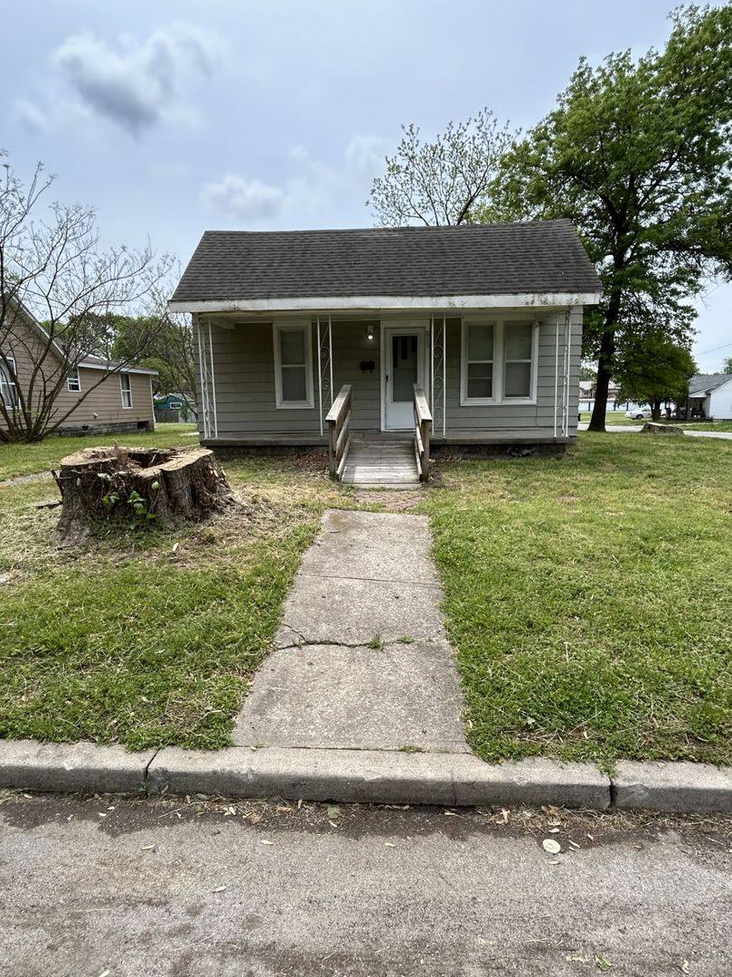 House for rent at 815 W 6th, Pittsburg, KS 66762