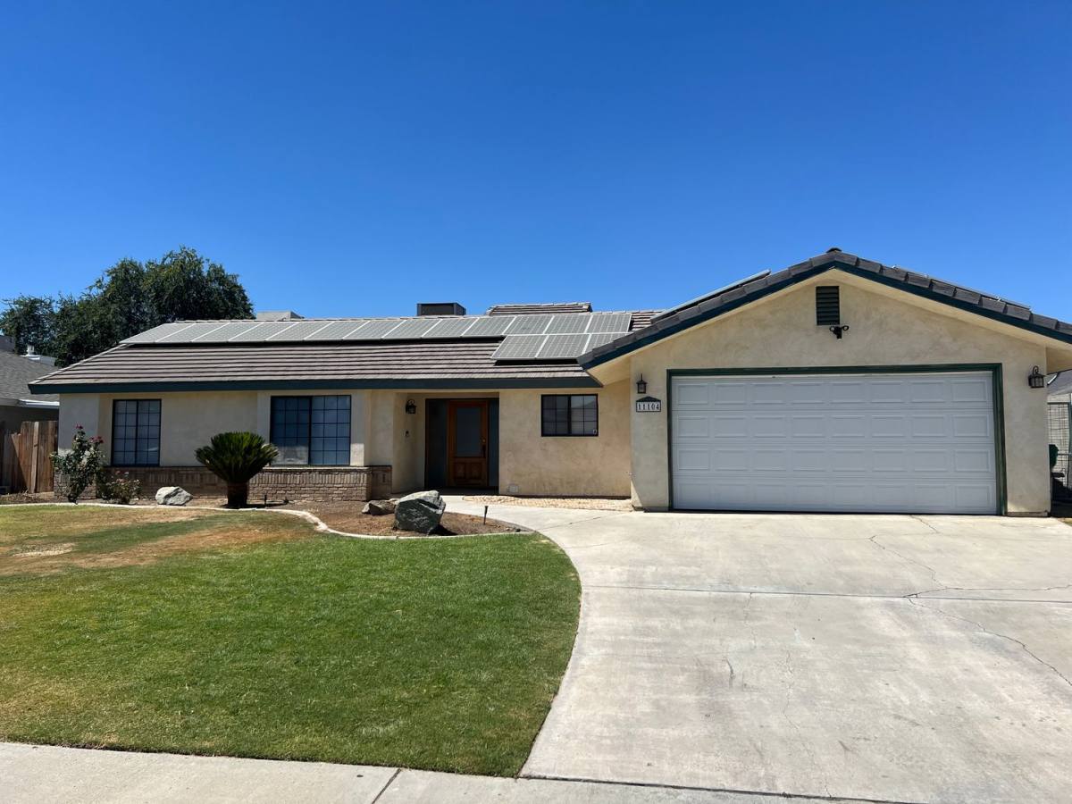 House for rent at 11104 Lonon Ave, Bakersfield, CA 93312
