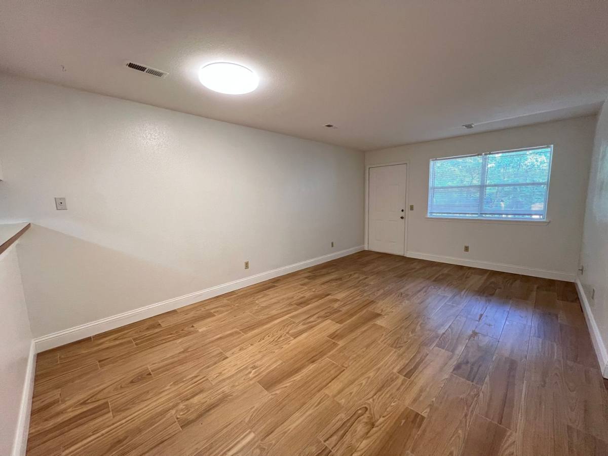 Apartment for rent at 428 Kays Lane, Hollister, MO 65672