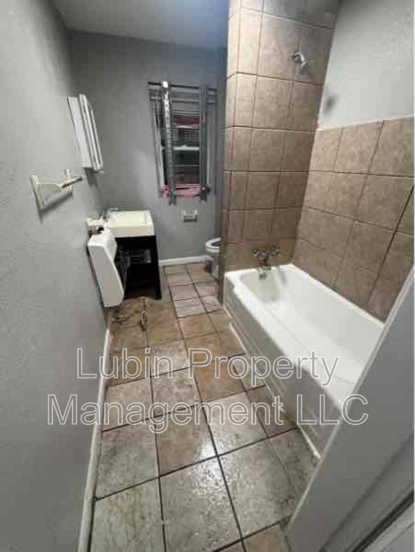 House for rent at 1207 Cannon St, Memphis, TN 38106