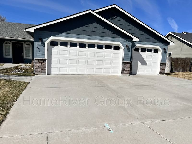 House for rent at 1391 N 14th E, Mountain Home, ID 83647