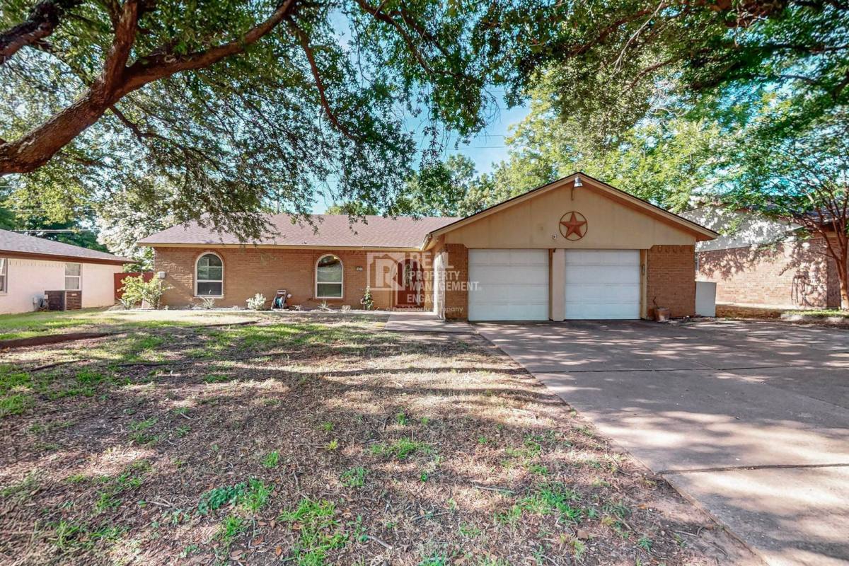 House for rent at 836 Springdale Rd, Bedford, TX 76021