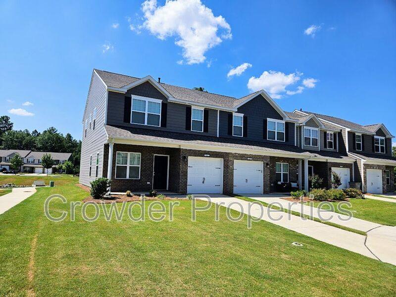 Townhouse for rent at 543 San Marco Dr, Gastonia, NC 28056