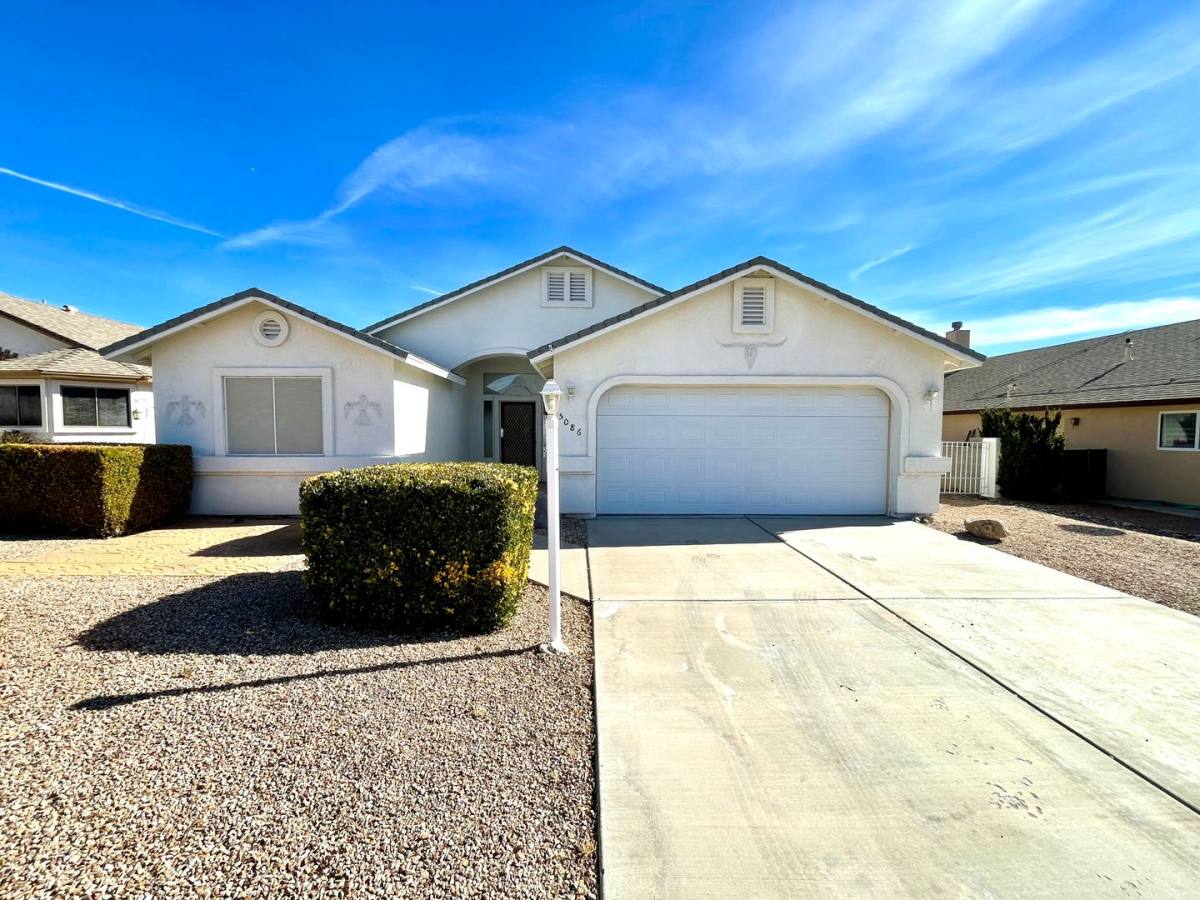 House for rent at 5086 College Trails Rd, Kingman, AZ 86409